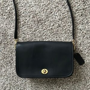 *SOLD* Vintage Coach Black Pocket Purse 9755 Crossbody Bag